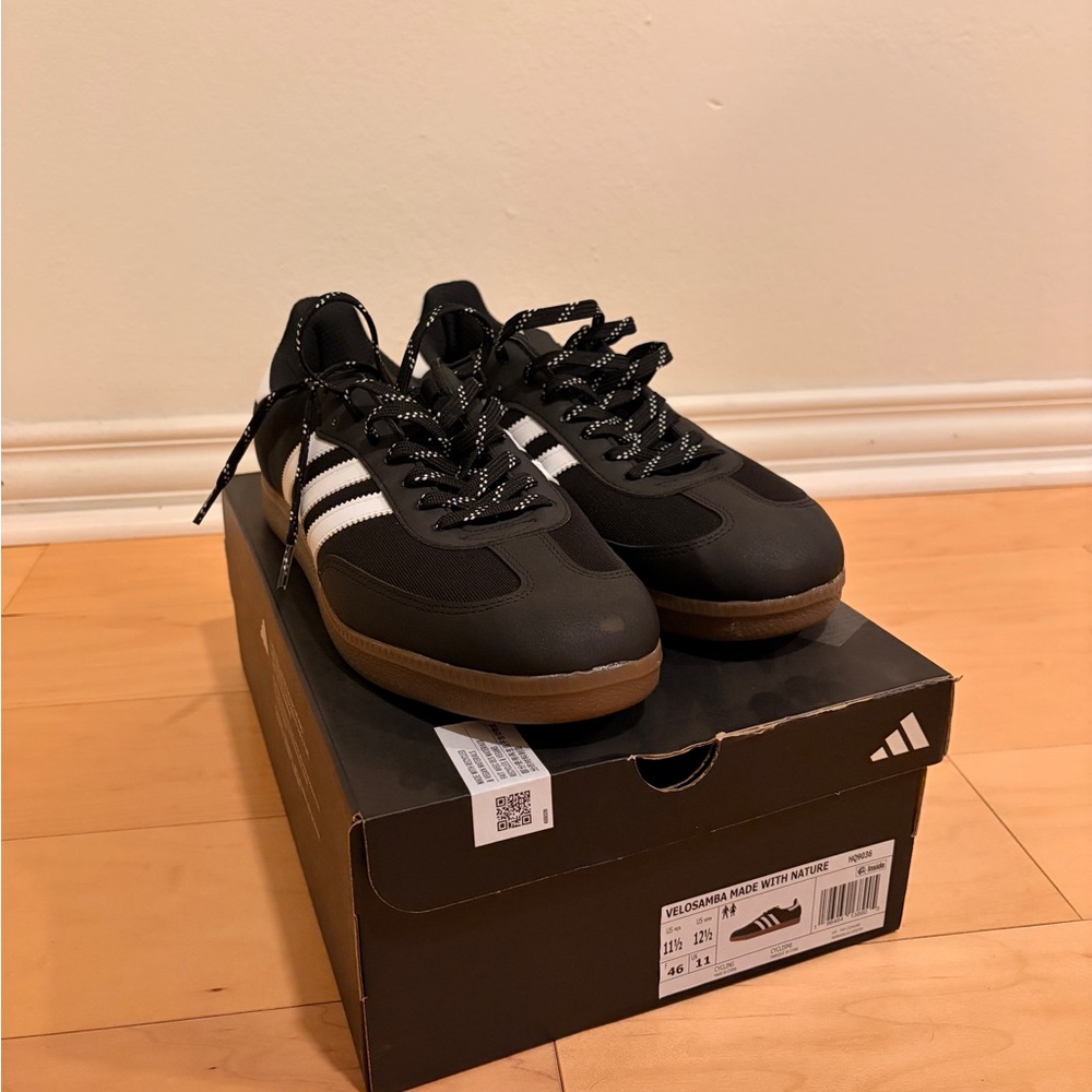 Adidas Men's Black and White Velosamba cycling shoes